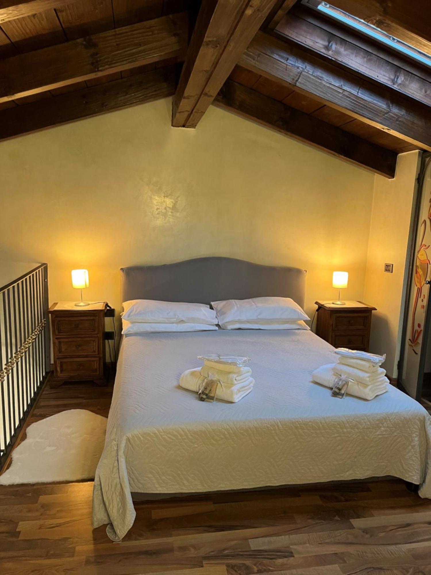 Bilocale Dafne Abbadesse Guest House Milan Exterior photo